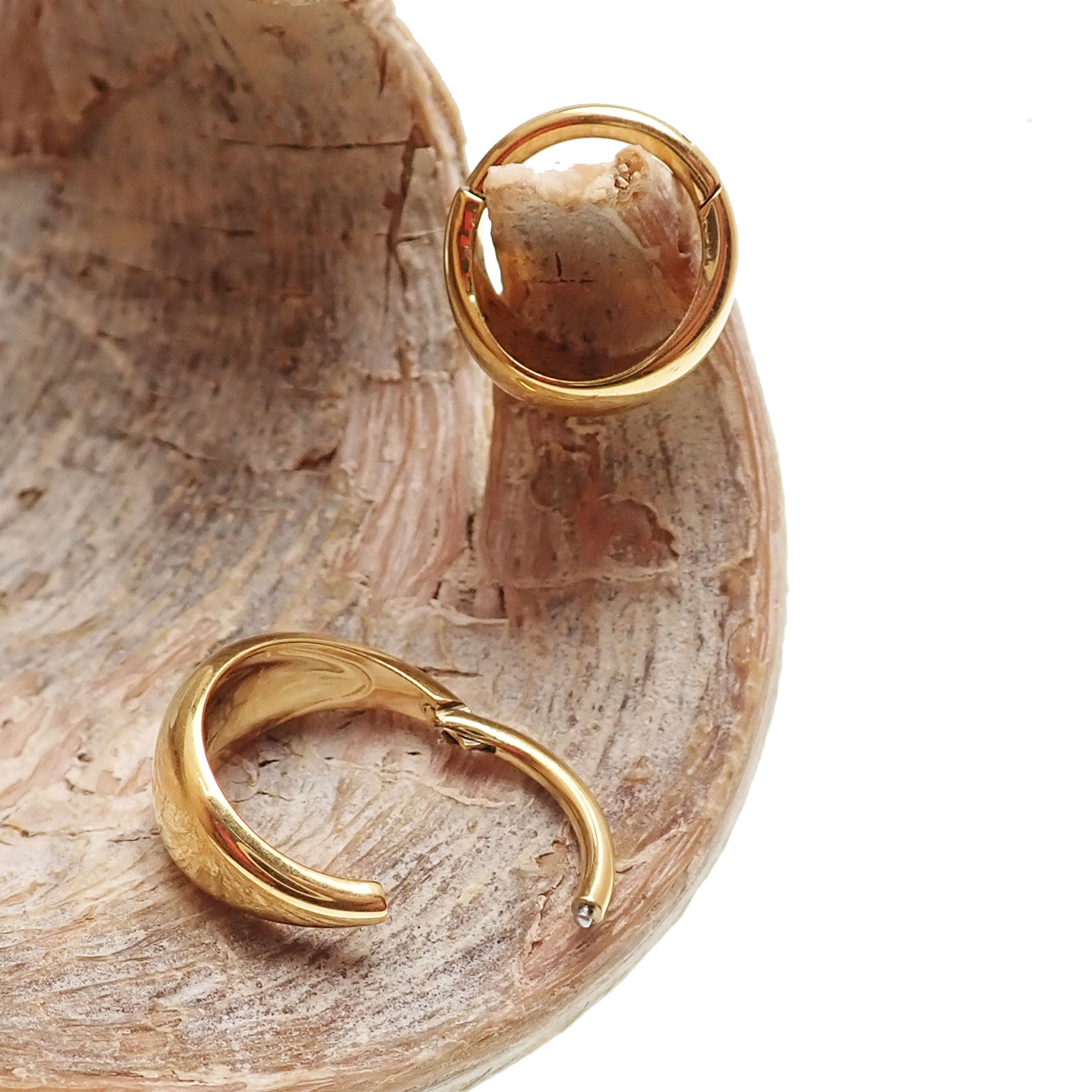 PVD Gold Titanium Snug Fit Chunky Clicker