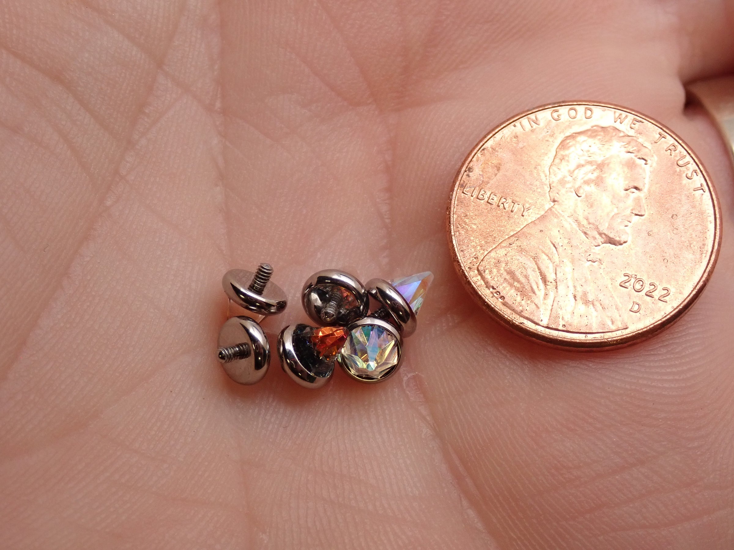 Swarovski Cone  0.9/1.2mm thread