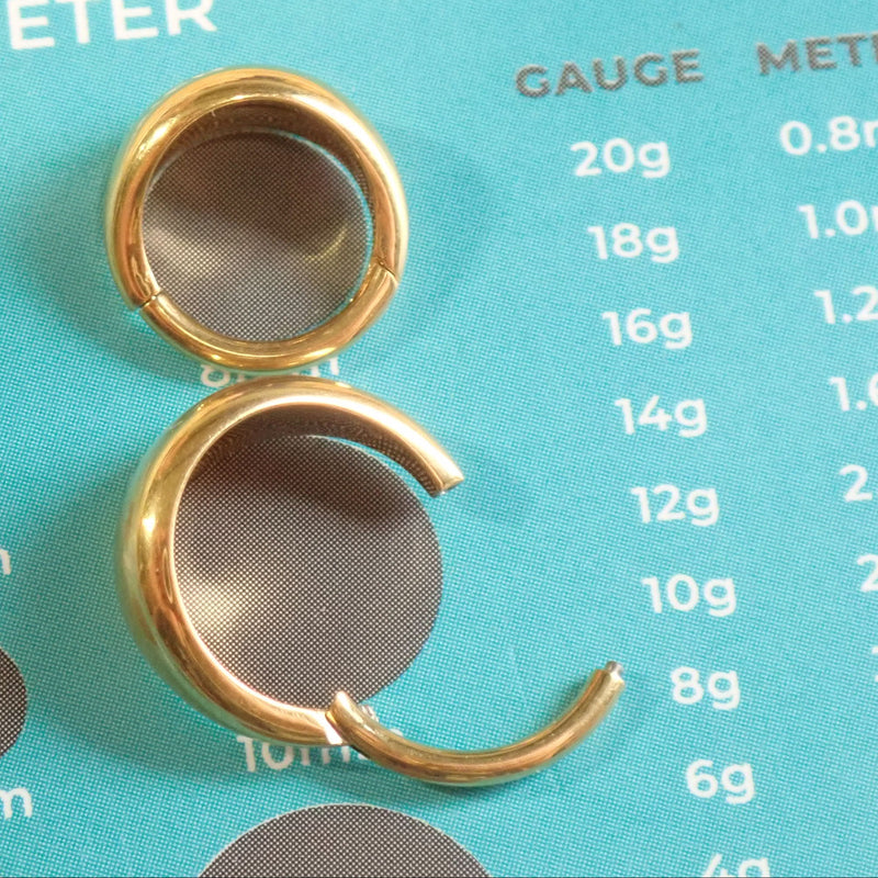 PVD Gold Titanium Snug Fit Chunky Clicker