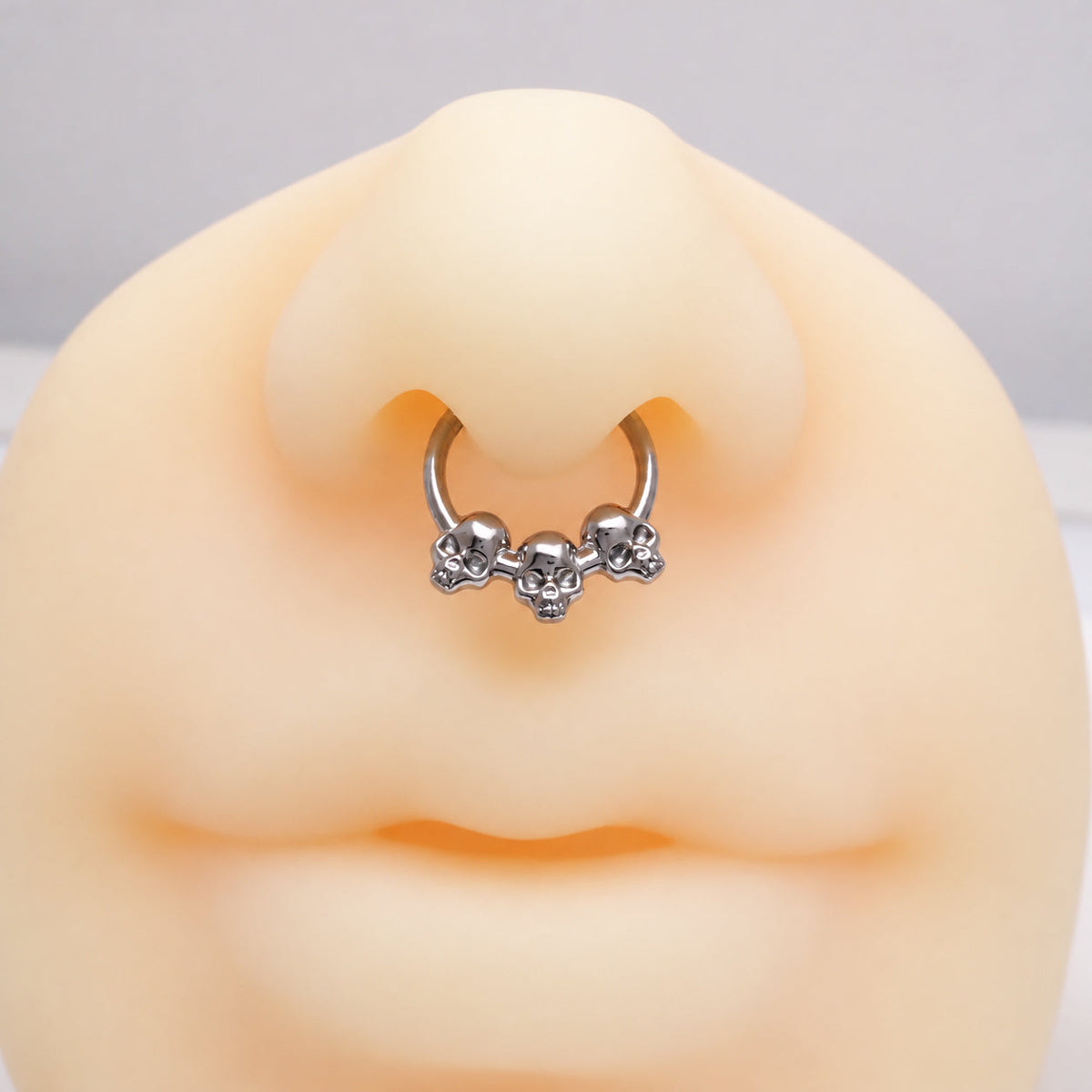 Implant Titanium Skull Hinged Clicker 16g, Daith, Septum, Helix