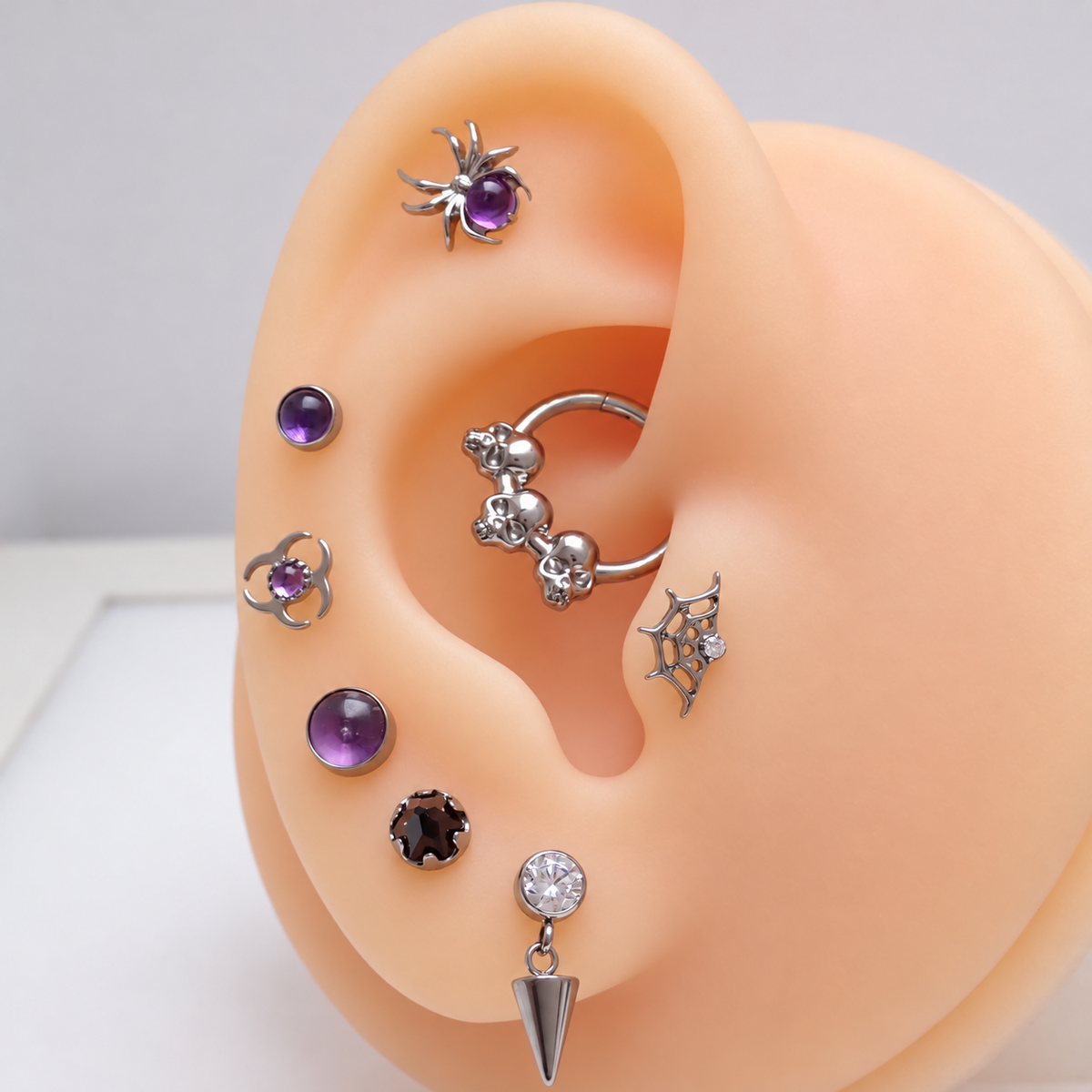 Implant Titanium Skull Hinged Clicker 16g, Daith, Septum, Helix