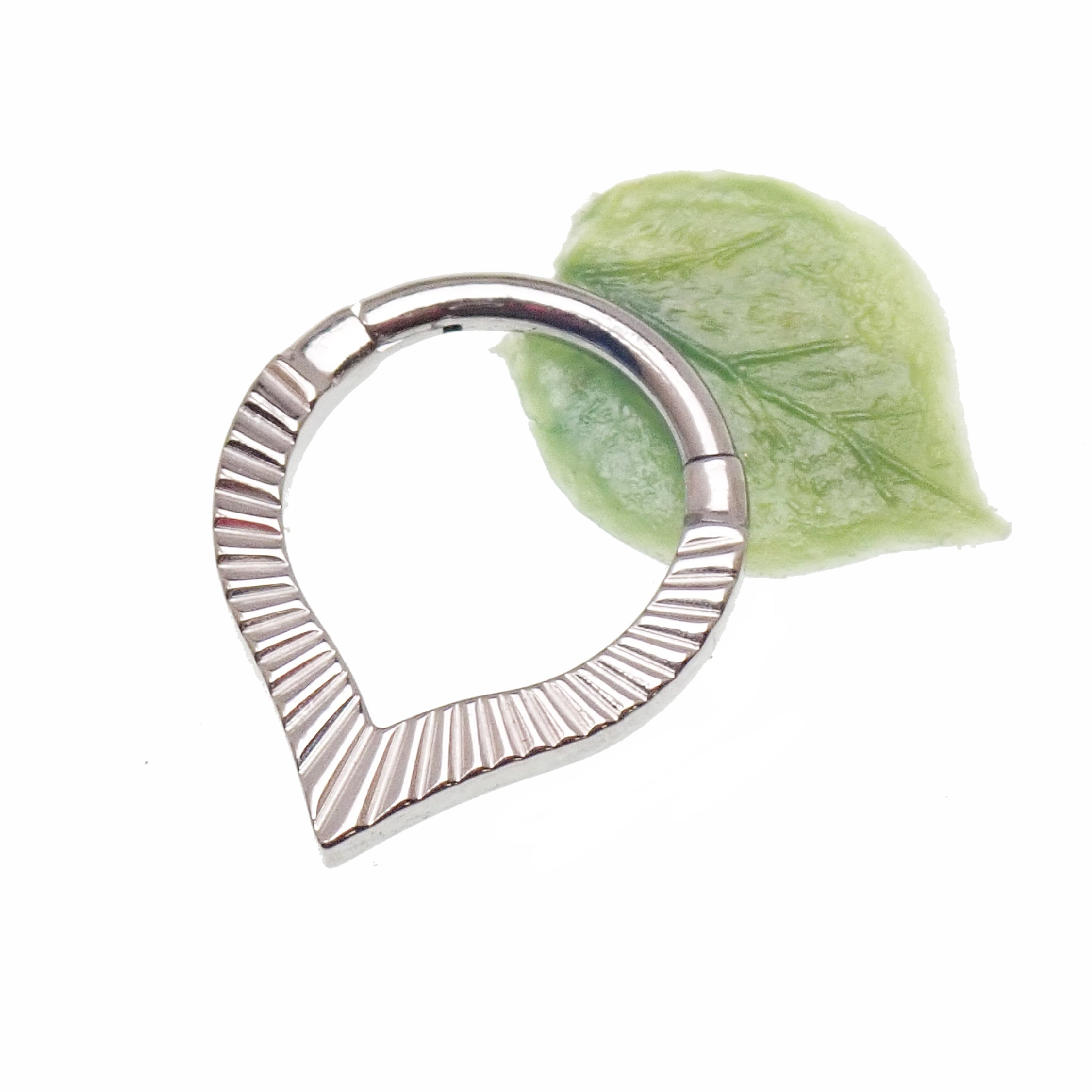 Implant Grade Titanium V Shaped Daith/ Septum Clicker- 16g 8mm